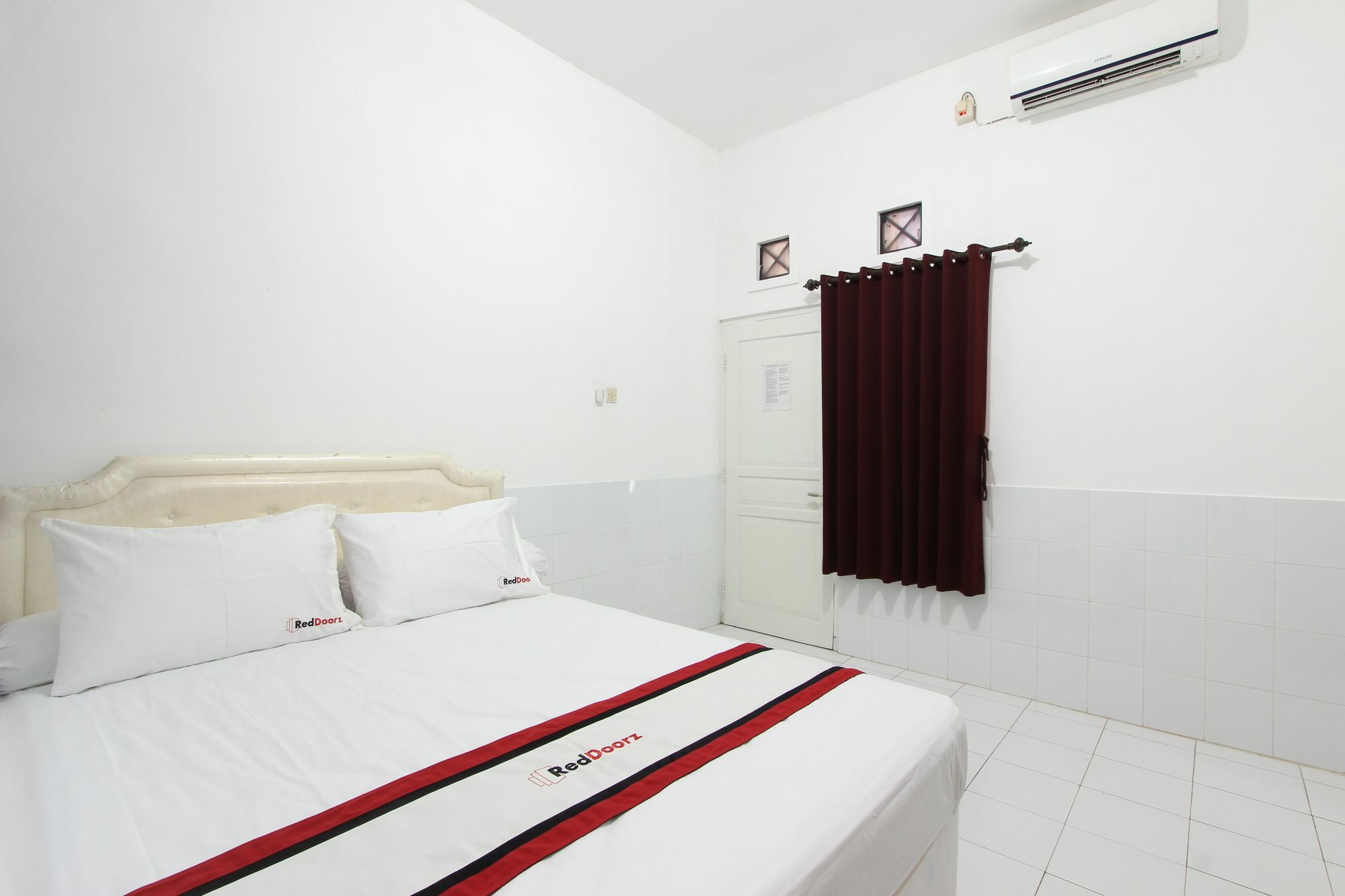 Reddoorz Near Gejayan Hotel Kejayan Exterior photo